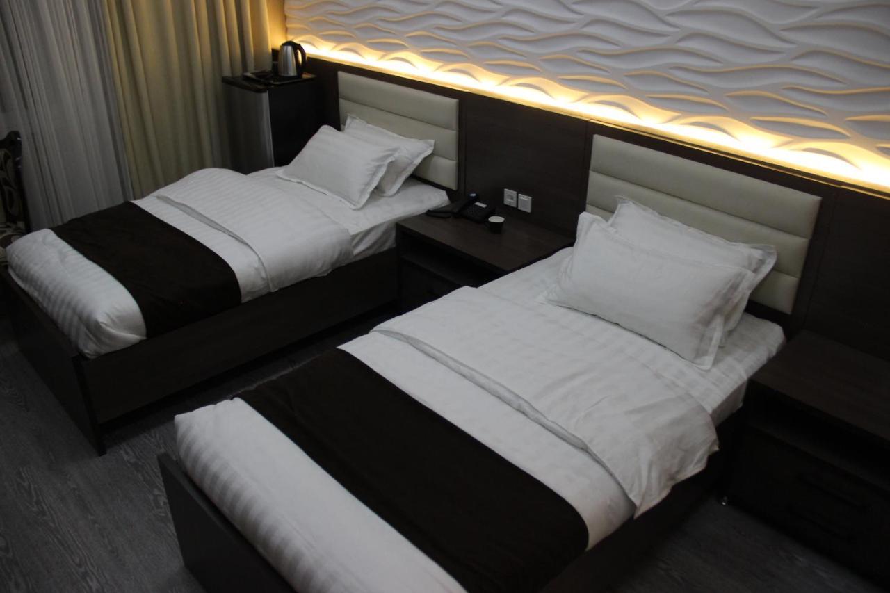 Safir Business Hotel O Душанбе Екстер'єр фото