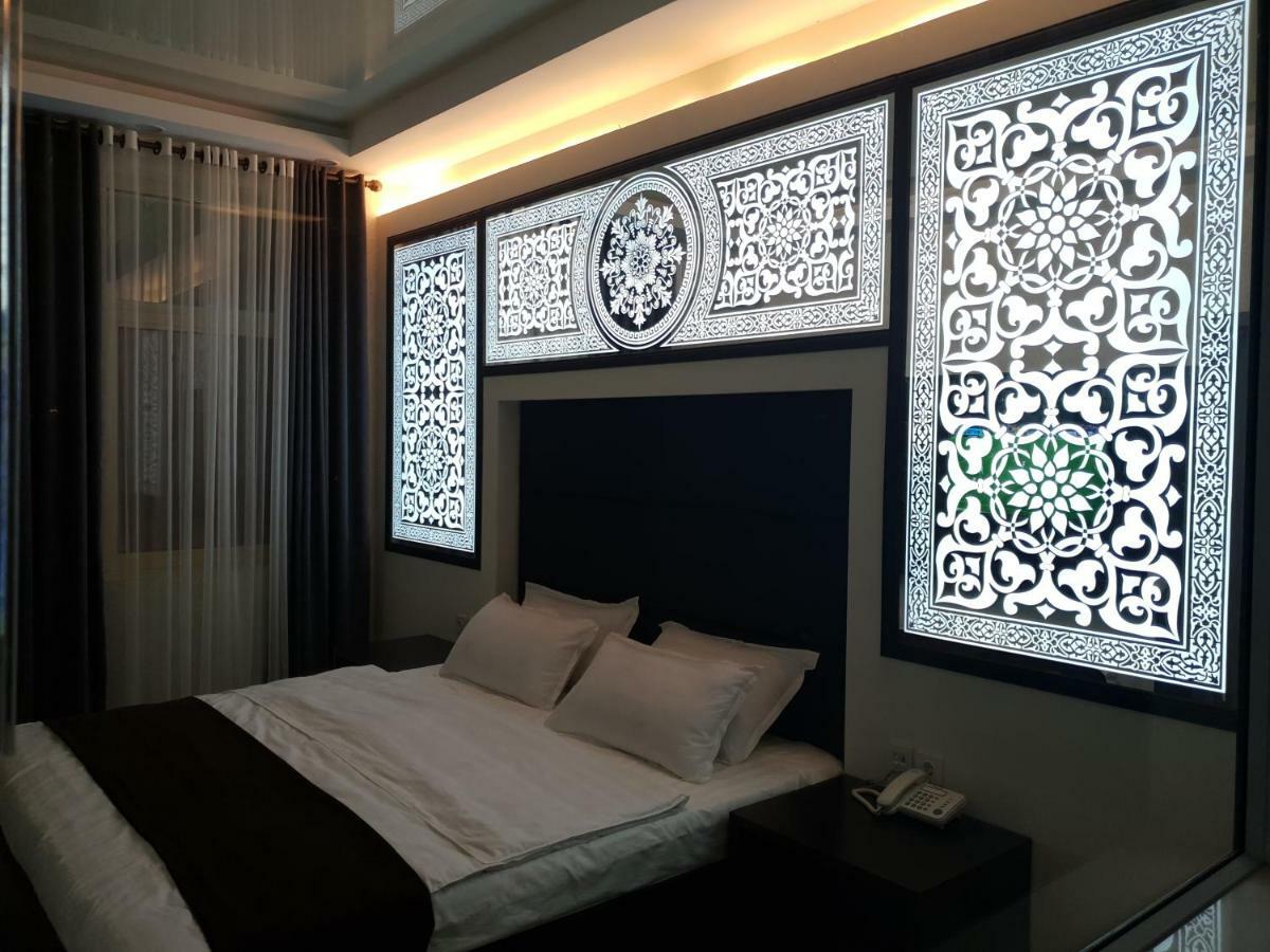 Safir Business Hotel O Душанбе Екстер'єр фото